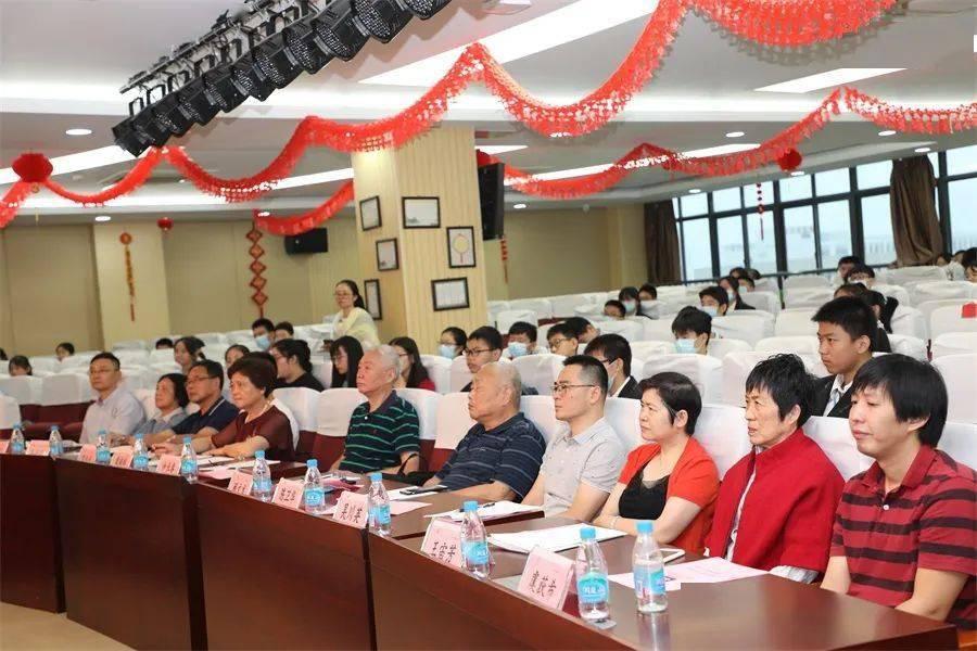 在什么情况下你应该使用分组频数分布而不是普通频数分布？游戏画面