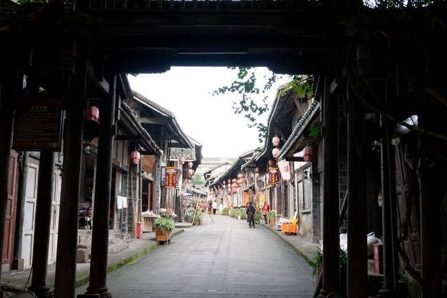 鞋带开了是暗示什么有人提醒？游戏画面